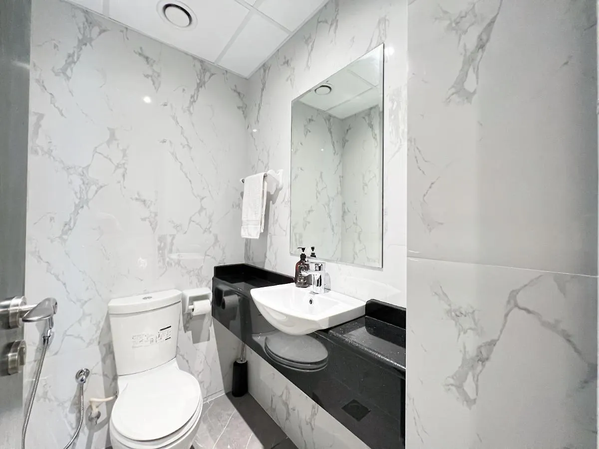 2 Bedroom Burj Khalifa View Apartment With Large Private Terrace 迪拜