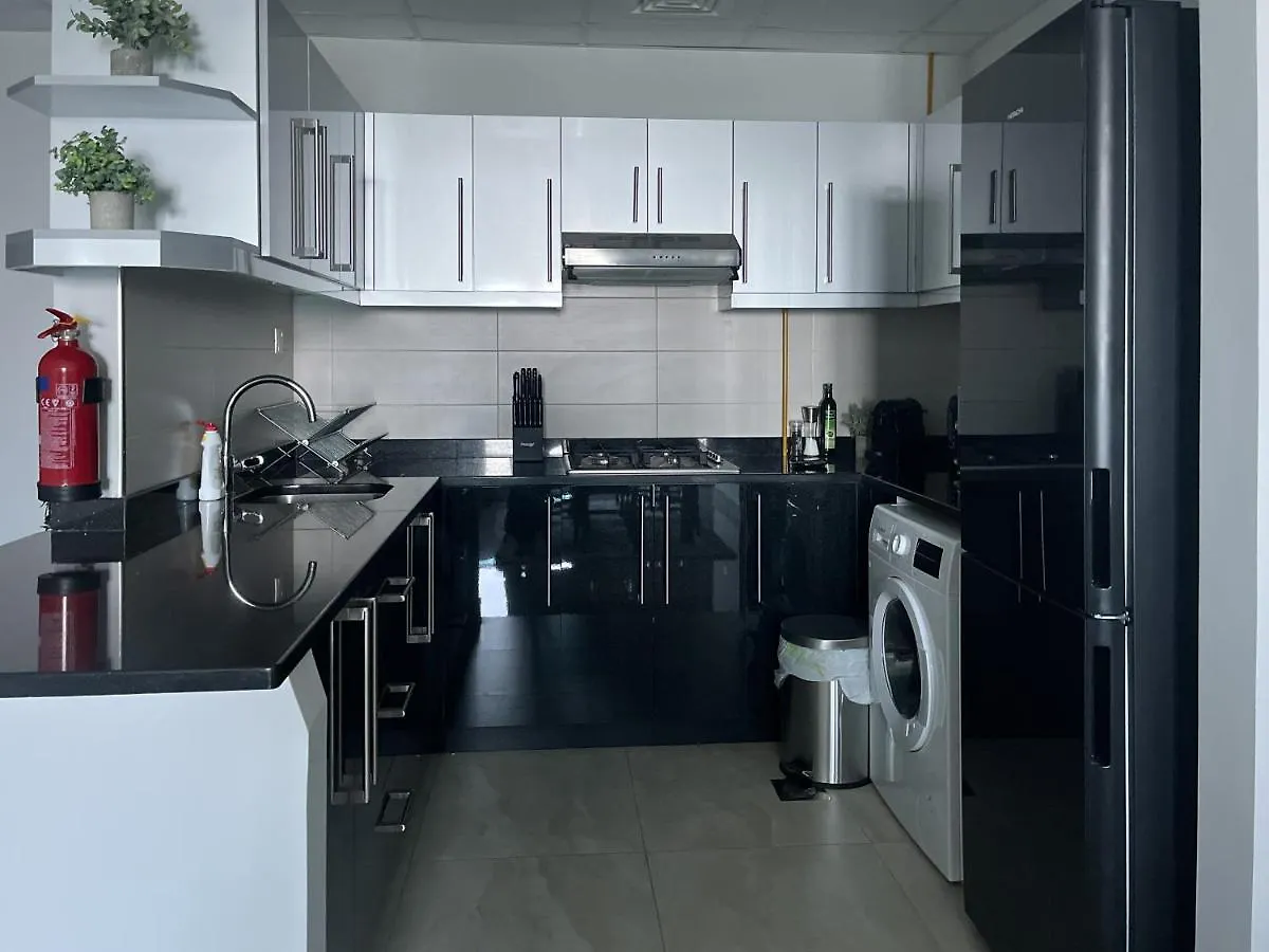 2 Bedroom Burj Khalifa View Apartment With Large Private Terrace 迪拜